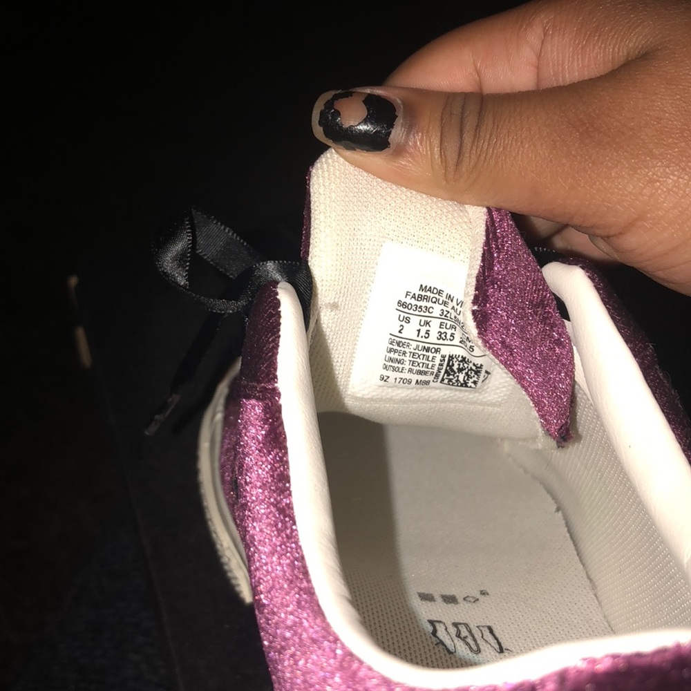 Shoes - Picture 4 of 4